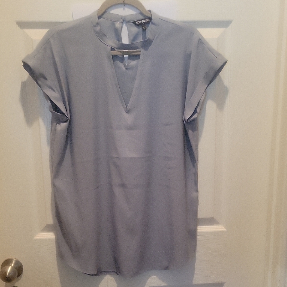 Express Pale Gray Keyhole Cap Sleeve Blouse *small snag on back (Photo Included)